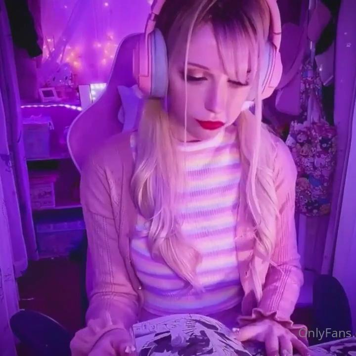 Katyuska Moonfox Masturbating Porn Video