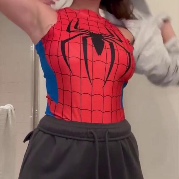Sophieraiin Spider Girl Topless Tease Video Leaked